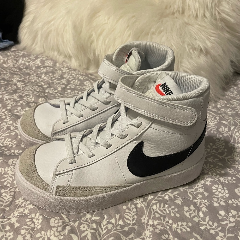 Boys Nike Blazer Mid ‘77